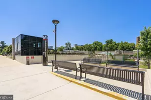 9202 Bulls Run Pkwy, Bethesda, MD 20817 - Photo 30