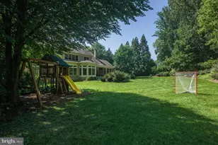 9414 Thrush Ln, Potomac, MD 20854 - Photo 4