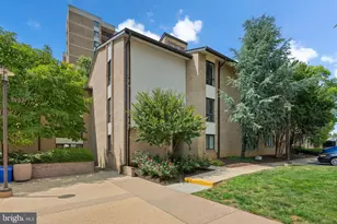 12 Monroe St, Rockville, MD 20850 - Photo 2