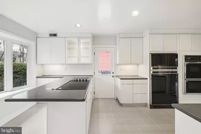 9804 N Inglemere Drive, Bethesda, MD 20817 - Photo 8