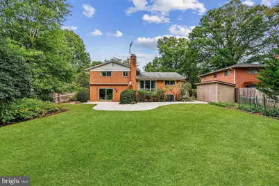9804 N Inglemere Drive, Bethesda, MD 20817 - Photo 2