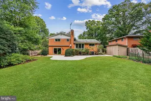 9804 N Inglemere Dr, Bethesda, MD 20817 - Photo 2