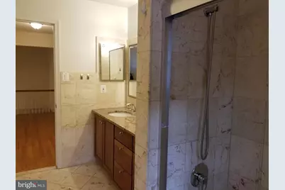 9918 E Derbyshire Lane, Bethesda, MD 20817 - Photo 18