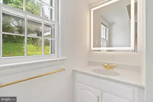 11710 Milbern Dr, Potomac, MD 20854 - Photo 12