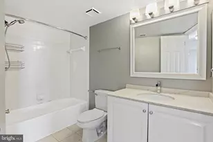 10101 Grosvenor Pl, Rockville, MD 20852 - Photo 18