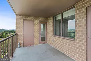 10101 Grosvenor Pl, Rockville, MD 20852 - Photo 20