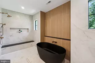 7805 Cayuga Ave, Bethesda, MD 20817 - Photo 32