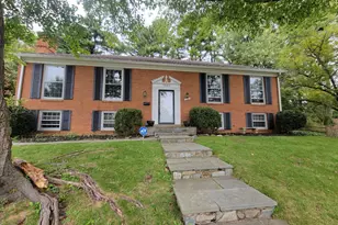 7063 Wolftree Ln, Rockville, MD 20852 - Photo 2