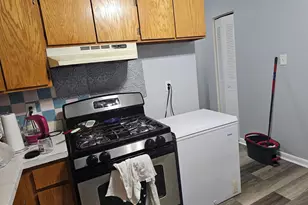 9802 Walker House Rd, Gaithersburg, MD 20886 - Photo 4