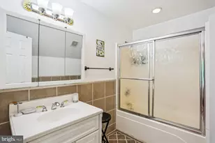 9201 Laurel Oak Dr, Bethesda, MD 20817 - Photo 42