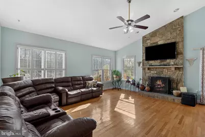19105 Peach Blossom Court, Gaithersburg, MD 20879 - Photo 28