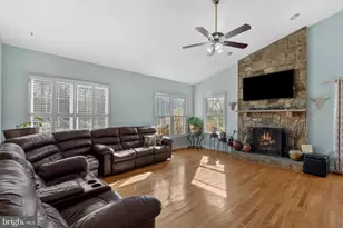 19105 Peach Blossom Ct, Gaithersburg, MD 20879 - Photo 28