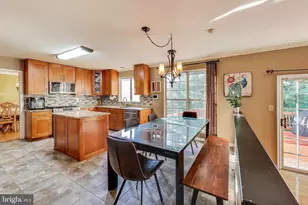 12125 Songbird Ln, Germantown, MD 20876 - Photo 14