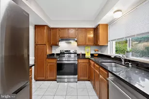 7903 Capricorn Terrace, Rockville, MD 20855 - Photo 10