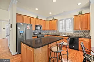 225 Shadow Glen Ct, Gaithersburg, MD 20878 - Photo 12