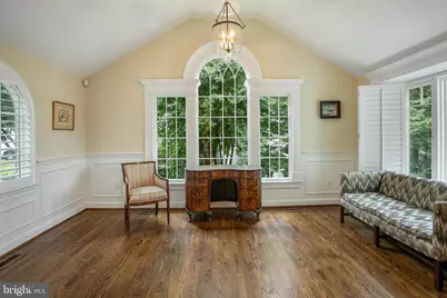 8126 Kerry Lane, Chevy Chase, MD 20815 - Photo 4