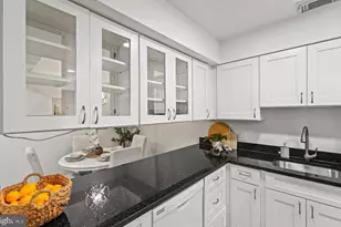 5801 Inman Park Cir, Rockville, MD 20852 - Photo 6