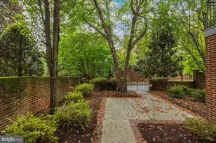 7804 Gate Post Way, Potomac, MD 20854 - Photo 2