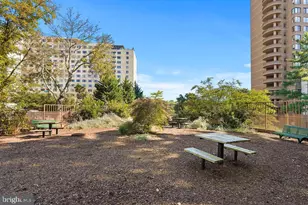 10101 Grosvenor Pl, Rockville, MD 20852 - Photo 42