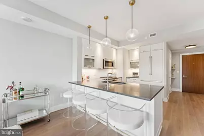 4960 Fairmont Avenue #904, Bethesda, MD 20814 - Photo 2