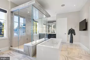 8913 Holly Leaf Ln, Bethesda, MD 20817 - Photo 36