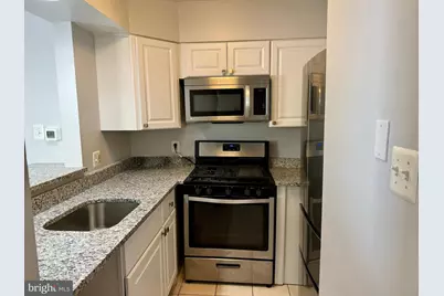 4733 Bradley Boulevard #11, Chevy Chase, MD 20815 - Photo 4
