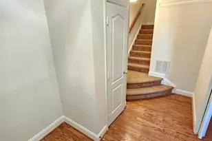 9820 Darcy Forest Dr, Silver Spring, MD 20910 - Photo 4