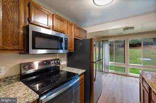 18011 Chalet Dr, Germantown, MD 20874 - Photo 12