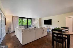 4620 N Park Ave, Chevy Chase, MD 20815 - Photo 10