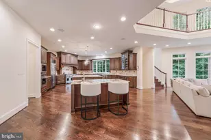 7020 Mountain Gate Dr, Bethesda, MD 20817 - Photo 10