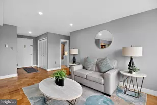 10201 Grosvenor Pl, Rockville, MD 20852 - Photo 2