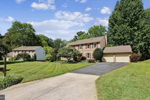 9825 Korman Ct, Potomac, MD 20854 - Photo 2