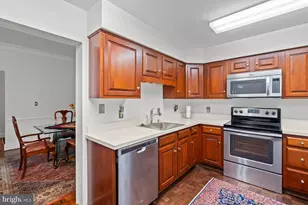 8101 Connecticut Ave, Chevy Chase, MD 20815 - Photo 10