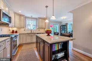 8505 Lynwood Pl, Chevy Chase, MD 20815 - Photo 10