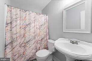 11111 Weatherburn Pl, Gaithersburg, MD 20879 - Photo 18