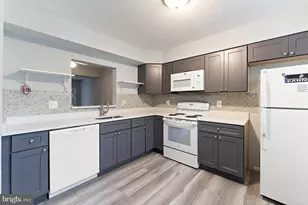 11111 Weatherburn Pl, Gaithersburg, MD 20879 - Photo 10