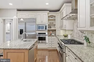 10708 Stapleford Hall Dr, Potomac, MD 20854 - Photo 10