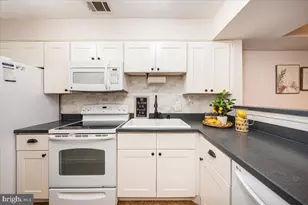 5804 Inman Park Cir, Rockville, MD 20852 - Photo 16