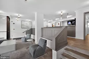 118 Monroe St, Rockville, MD 20850 - Photo 2