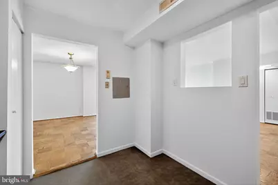 118 Monroe Street #604, Rockville, MD 20850 - Photo 4