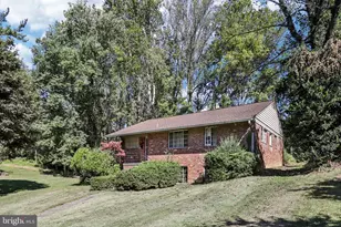 6825 Laverock Ct, Bethesda, MD 20817 - Photo 1