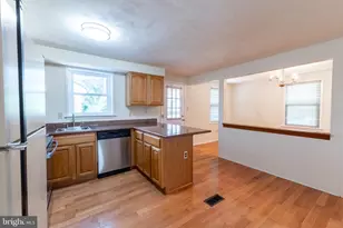12136 Bentridge Pl, Potomac, MD 20854 - Photo 6
