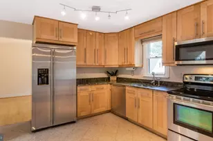 8933 Colesville Rd, Silver Spring, MD 20910 - Photo 6