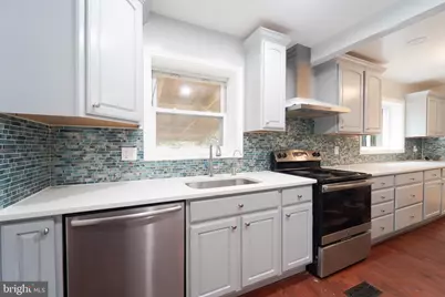 9211 Bells Mill Road, Potomac, MD 20854 - Photo 12