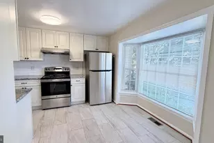 122 Sharpstead Ln, Gaithersburg, MD 20878 - Photo 2