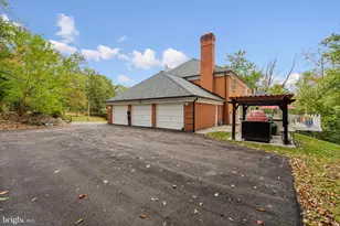 10900 Tara Rd, Potomac, MD 20854 - Photo 32