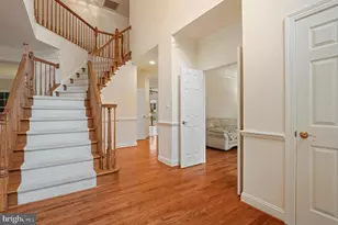 10604 Maplecrest, Potomac, MD 20854 - Photo 4