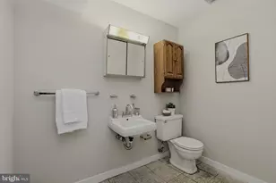 404 Ritchie Pkwy, Rockville, MD 20852 - Photo 32