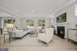 5104 Fairglen Ln, Chevy Chase, MD 20815 - Photo 8