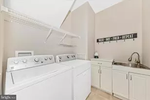 832 Butterfly Weed Dr, Germantown, MD 20876 - Photo 32